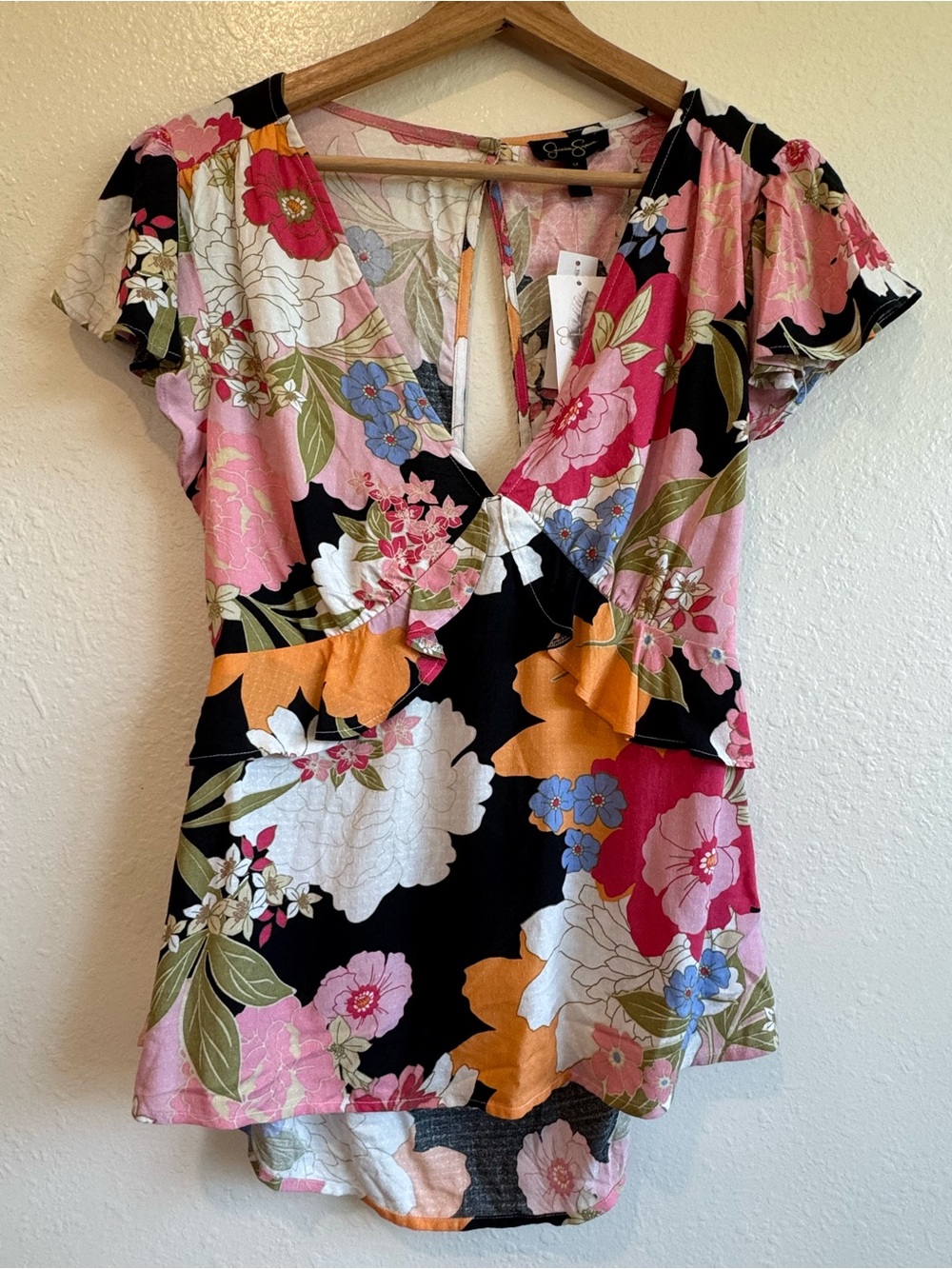Jessica Simpson Floral V-Neck Flutter Sleeve Top | NWT Size M